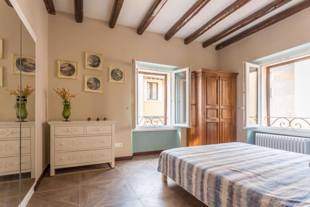 Frangipane 31 Monti Terrace Apartment Rome Luaran gambar